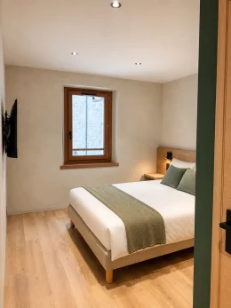 CHAMBRE HOTEL. DU BOURG UGINE